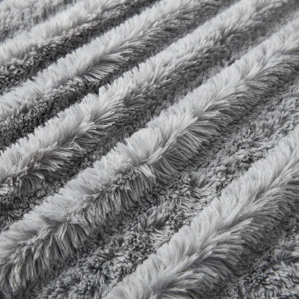 Faux Fur Throw Blanket – Long-Pile Shaggy Fleece