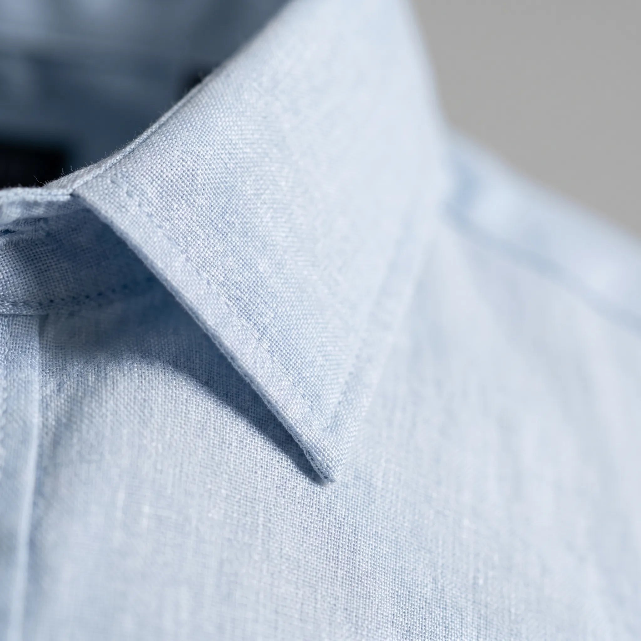 Aerloom™ -  Men's Short-Sleeve Casual Shirt -  Smart-Casual Dressing