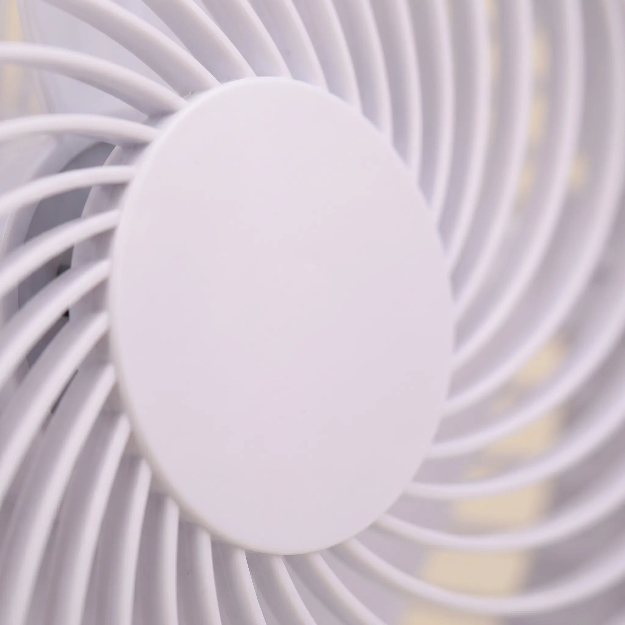 Aeroze™ -  Compact USB Clip Fan -  Targeted Personal Cooling