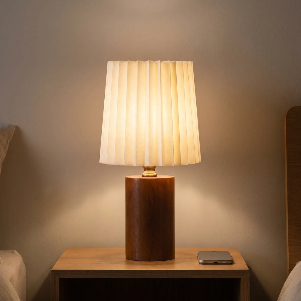 Auroris™ -  Vintage Style Pleated Table Lamp -  Reading In Bed