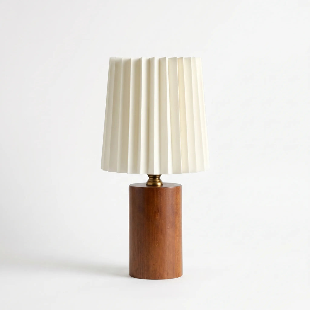 Auroris™ -  Vintage Style Pleated Table Lamp -  Reading In Bed