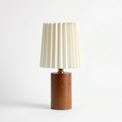 Auroris™ -  Vintage Style Pleated Table Lamp -  Reading In Bed
