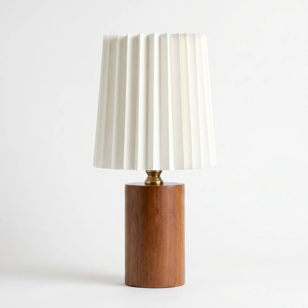 Auroris™ -  Vintage Style Pleated Table Lamp -  Reading In Bed