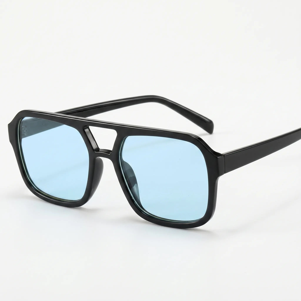 Avenic™ -  Oversized Aviator Sunglasses -  Driving In Sunlight