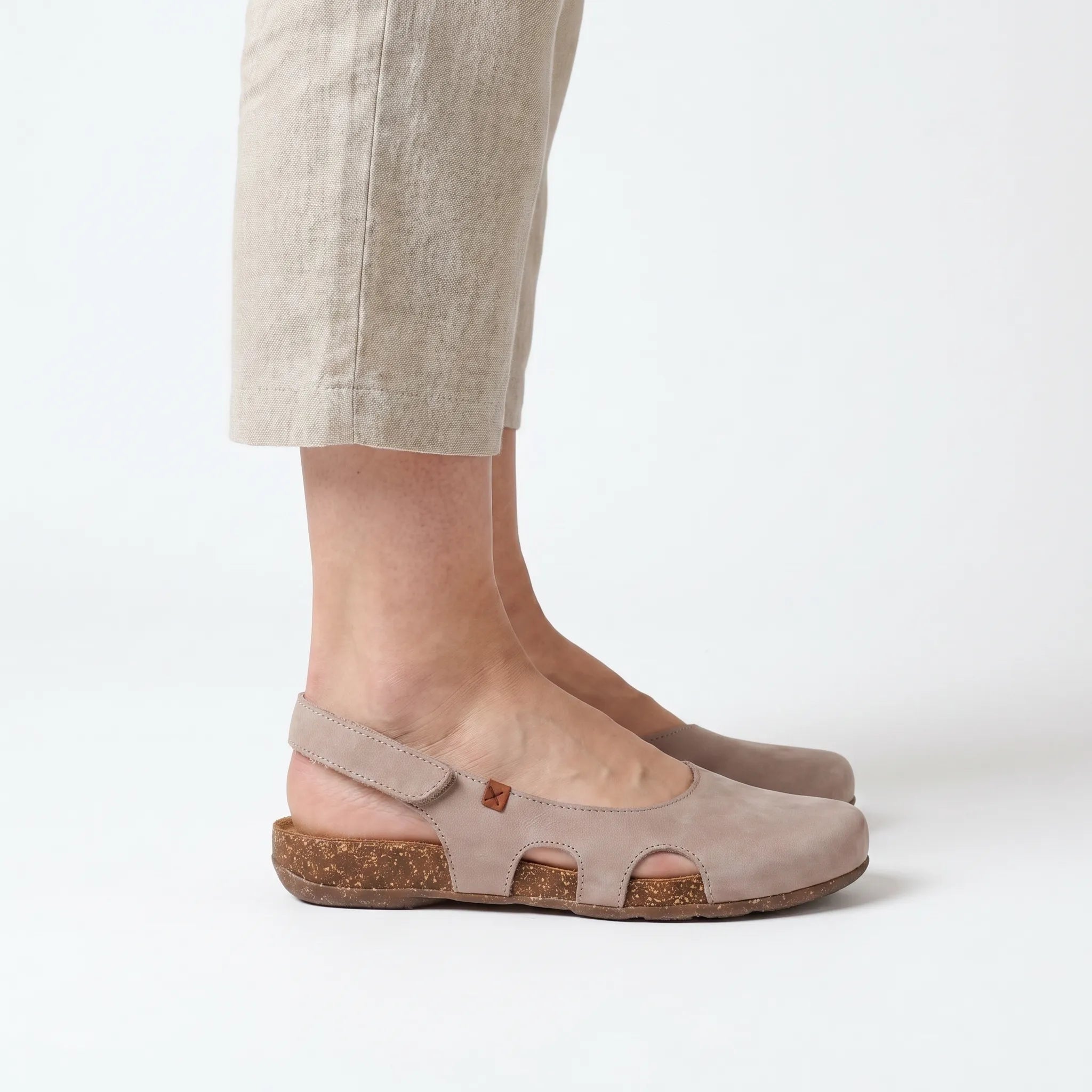 Solavia™ -  Closed Toe Sandals -  Weekend City Walks