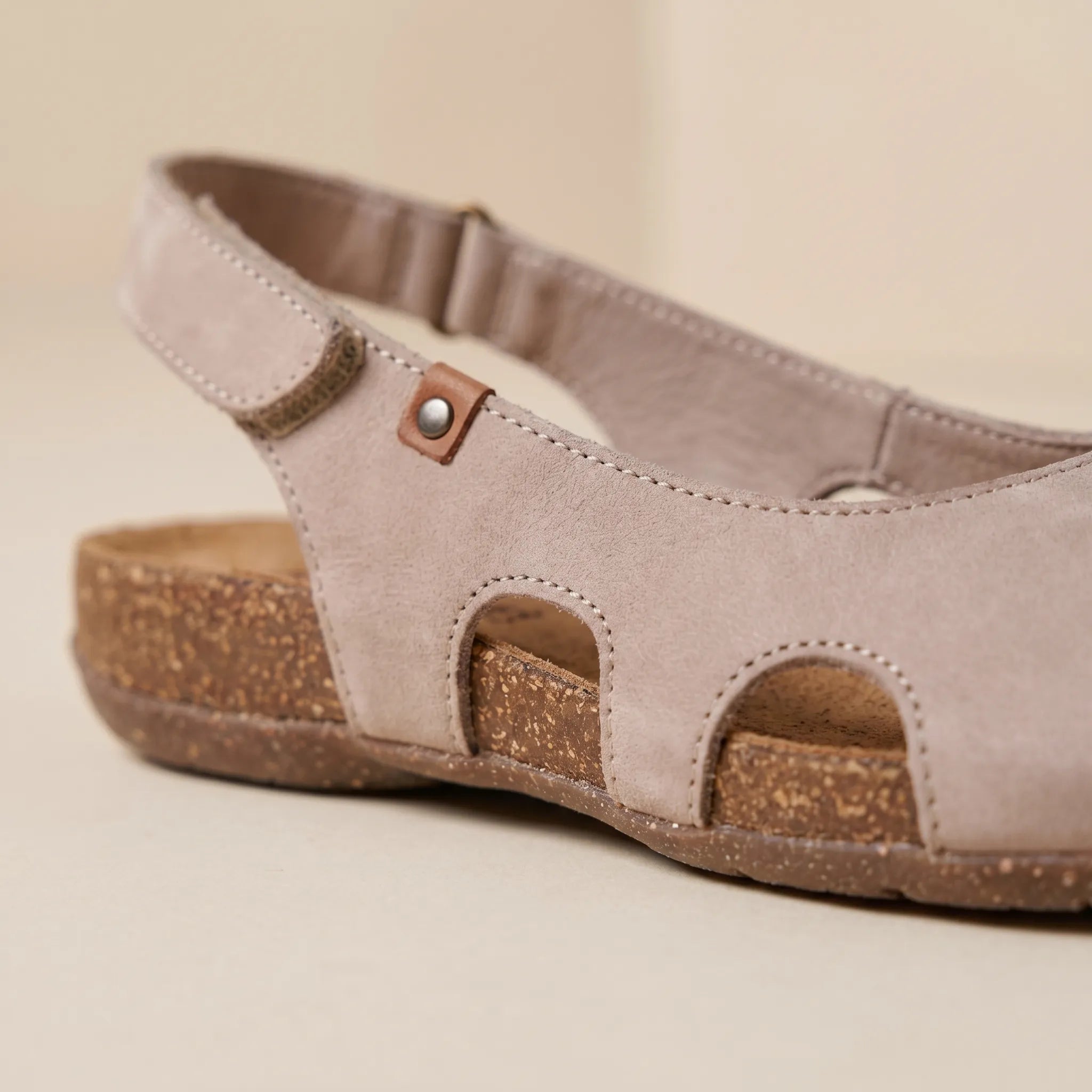 Solavia™ -  Closed Toe Sandals -  Weekend City Walks