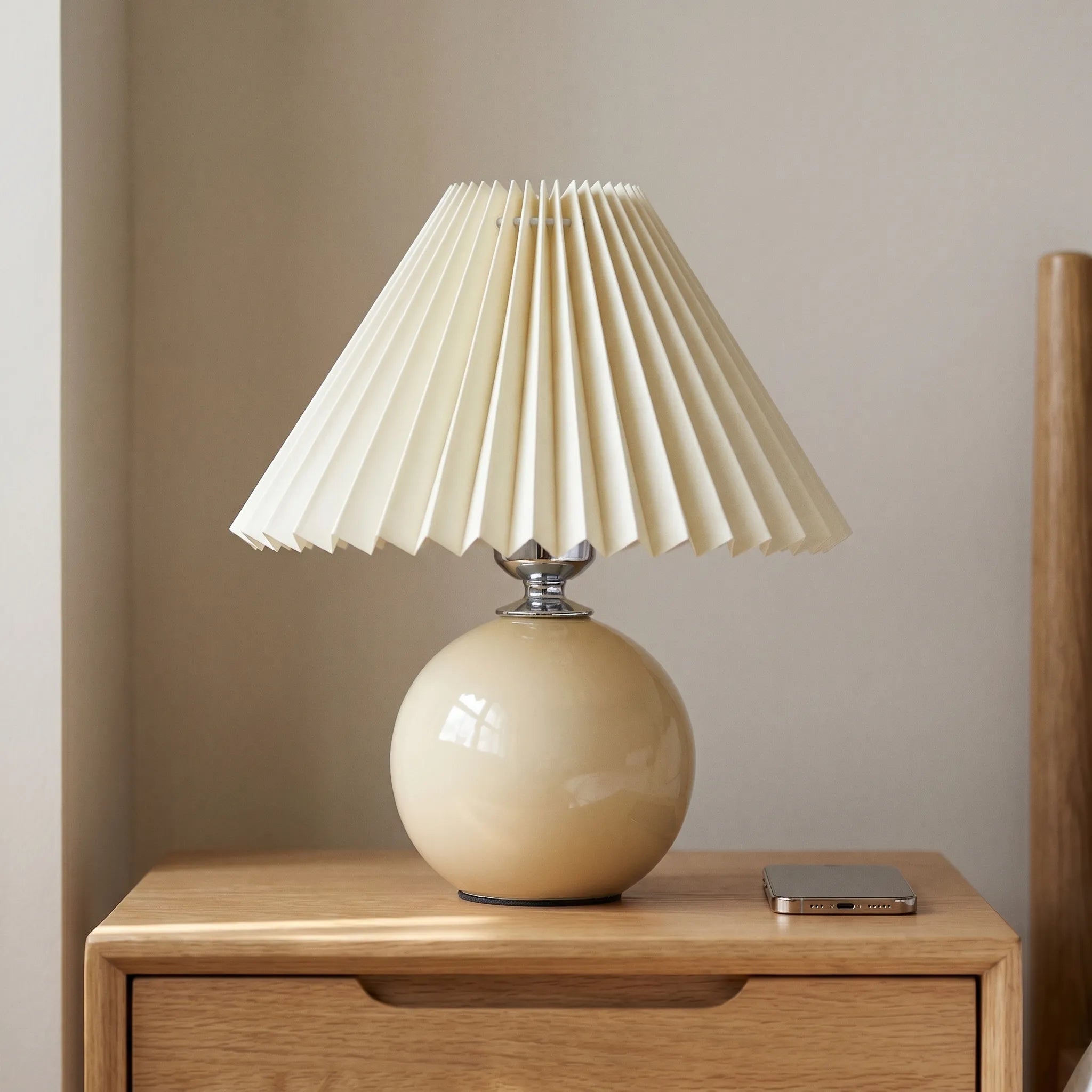 Spheris™ -  Vintage Style Spherical Table Lamp -  Evening Reading Illumination