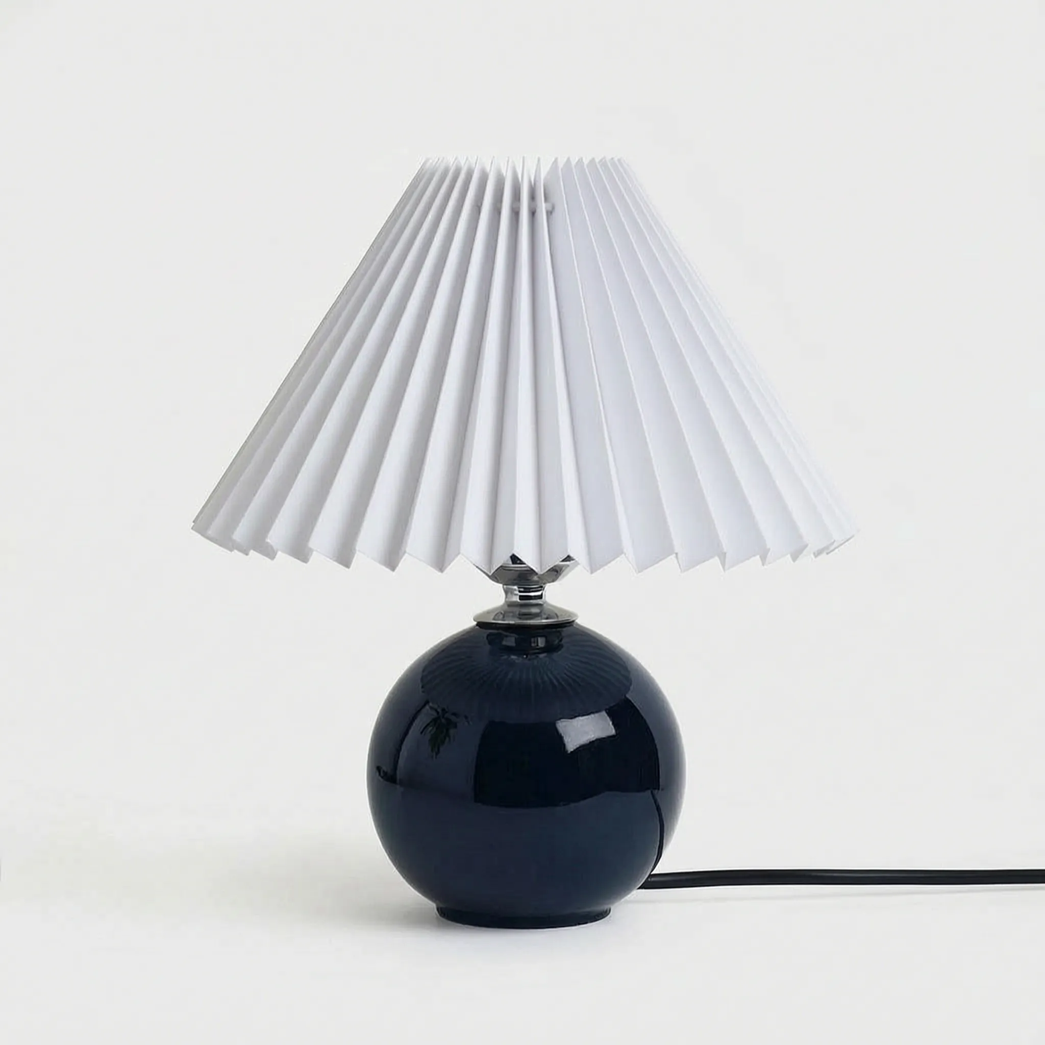 Spheris™ -  Vintage Style Spherical Table Lamp -  Evening Reading Illumination
