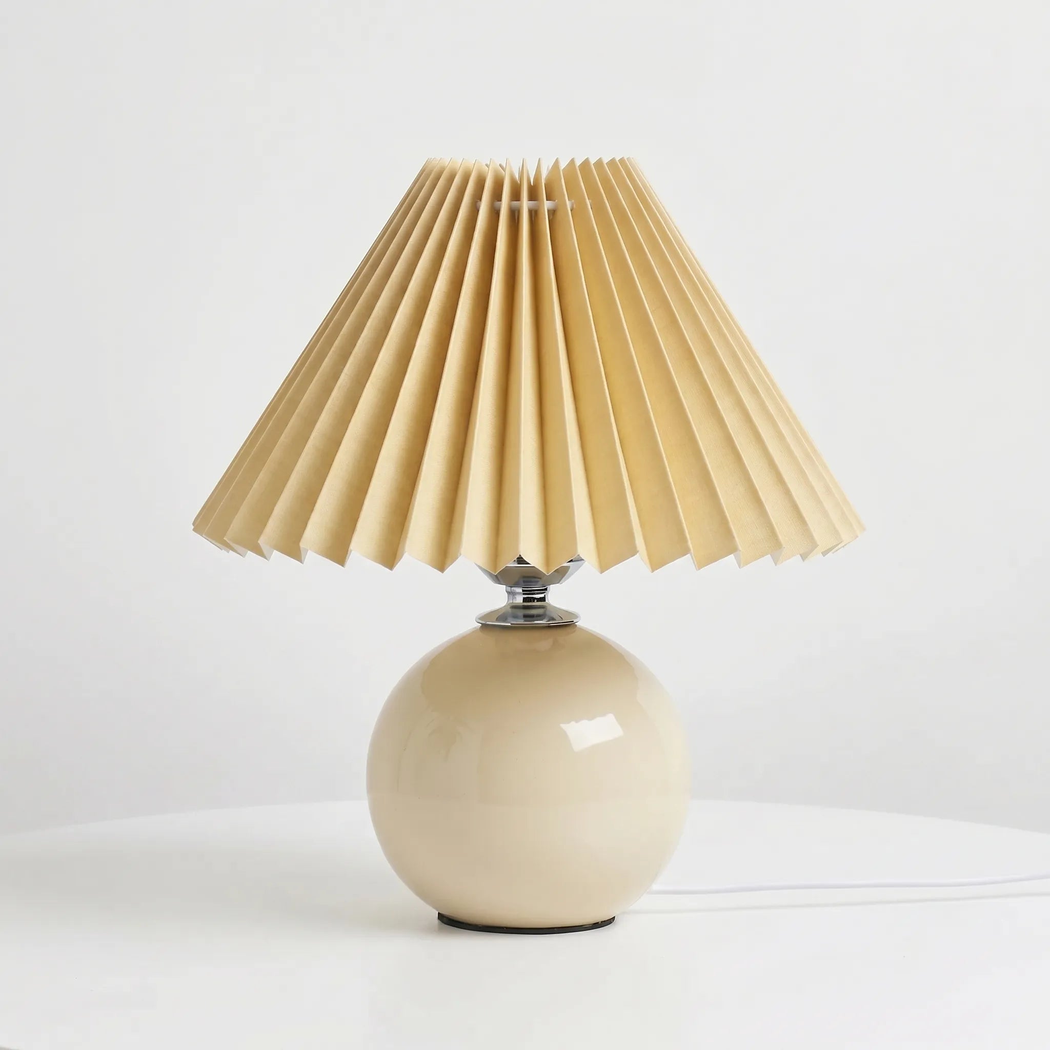 Spheris™ -  Vintage Style Spherical Table Lamp -  Evening Reading Illumination