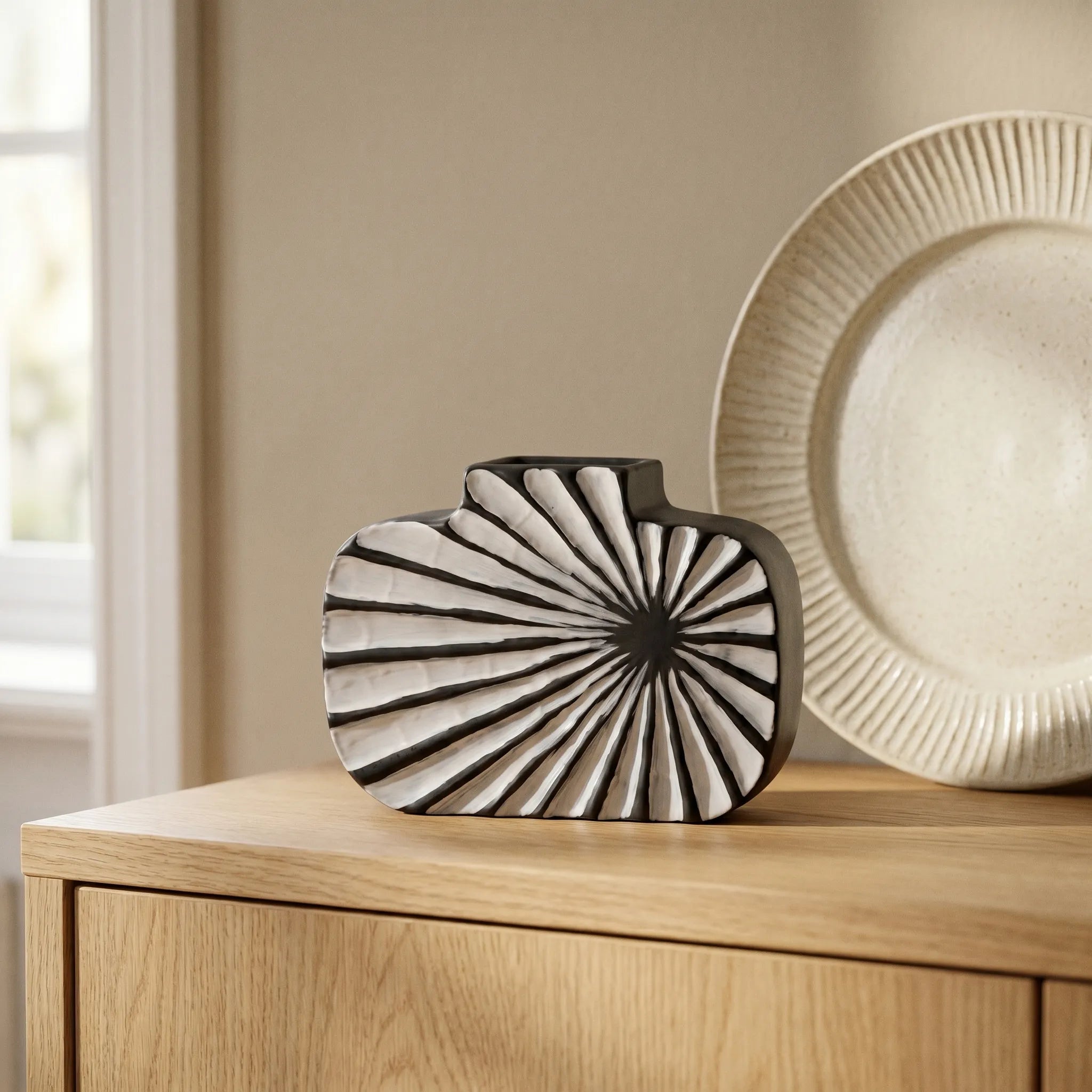Stryda™ -  Modern Flat Profile Vase -  Displaying Floral Arrangements