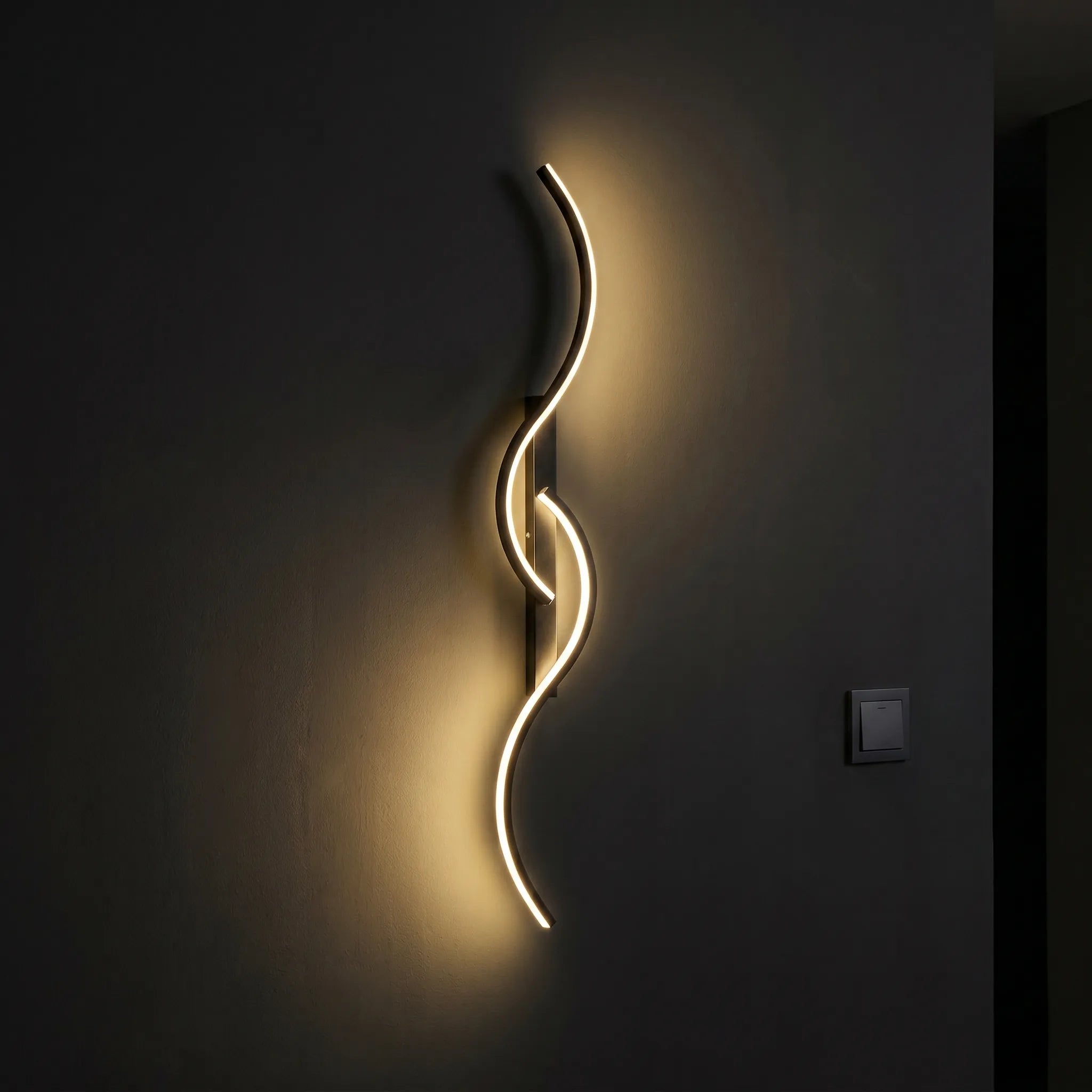 Veliant™ -  Modern Curved Wall Lamp -  Ambient Room Lighting