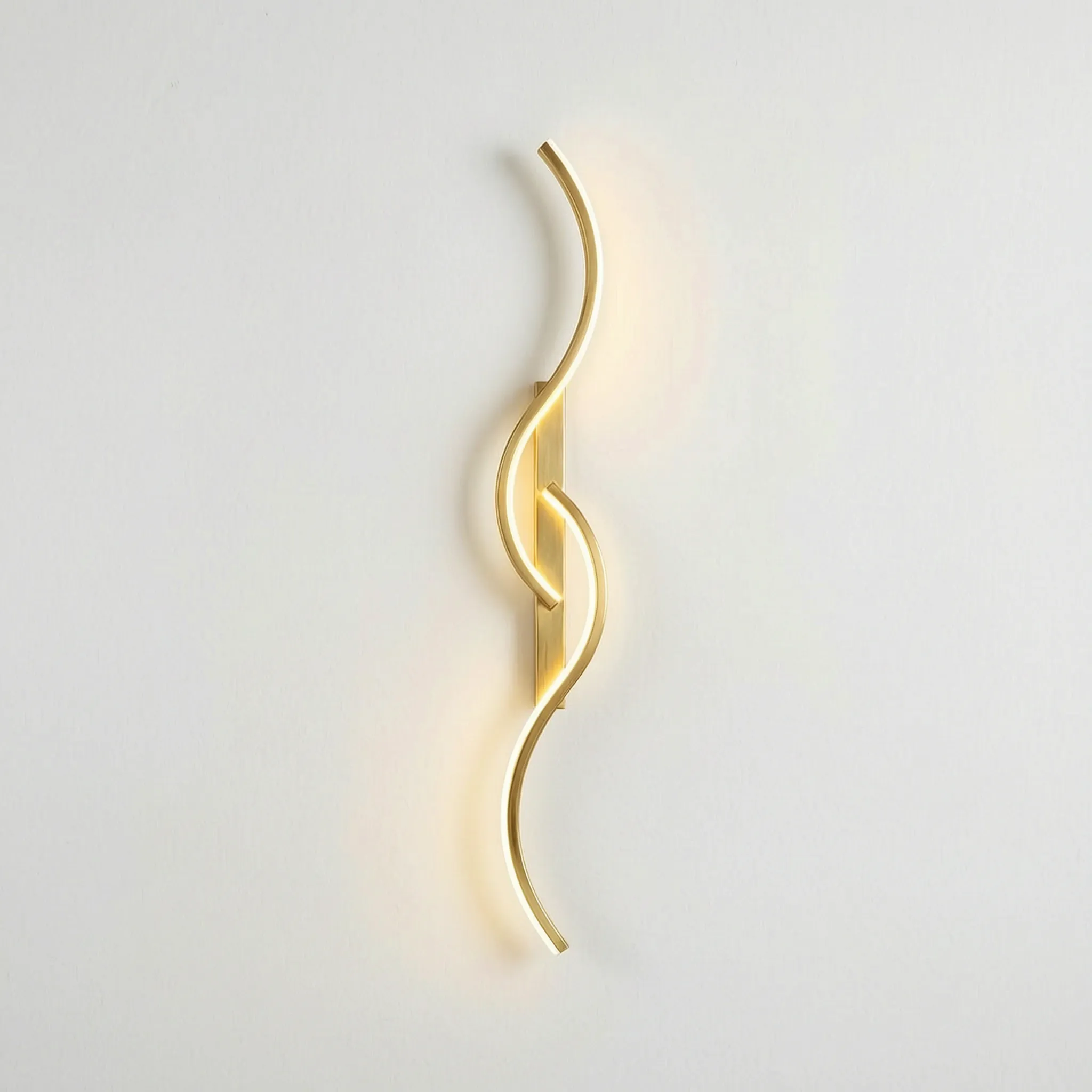 Veliant™ -  Modern Curved Wall Lamp -  Ambient Room Lighting