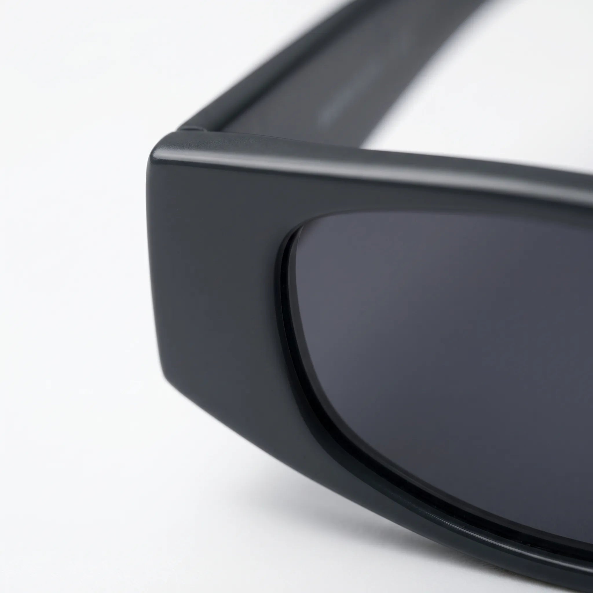 Vellox™ -  Narrow Rectangular Sunglasses -  Urban Exploration