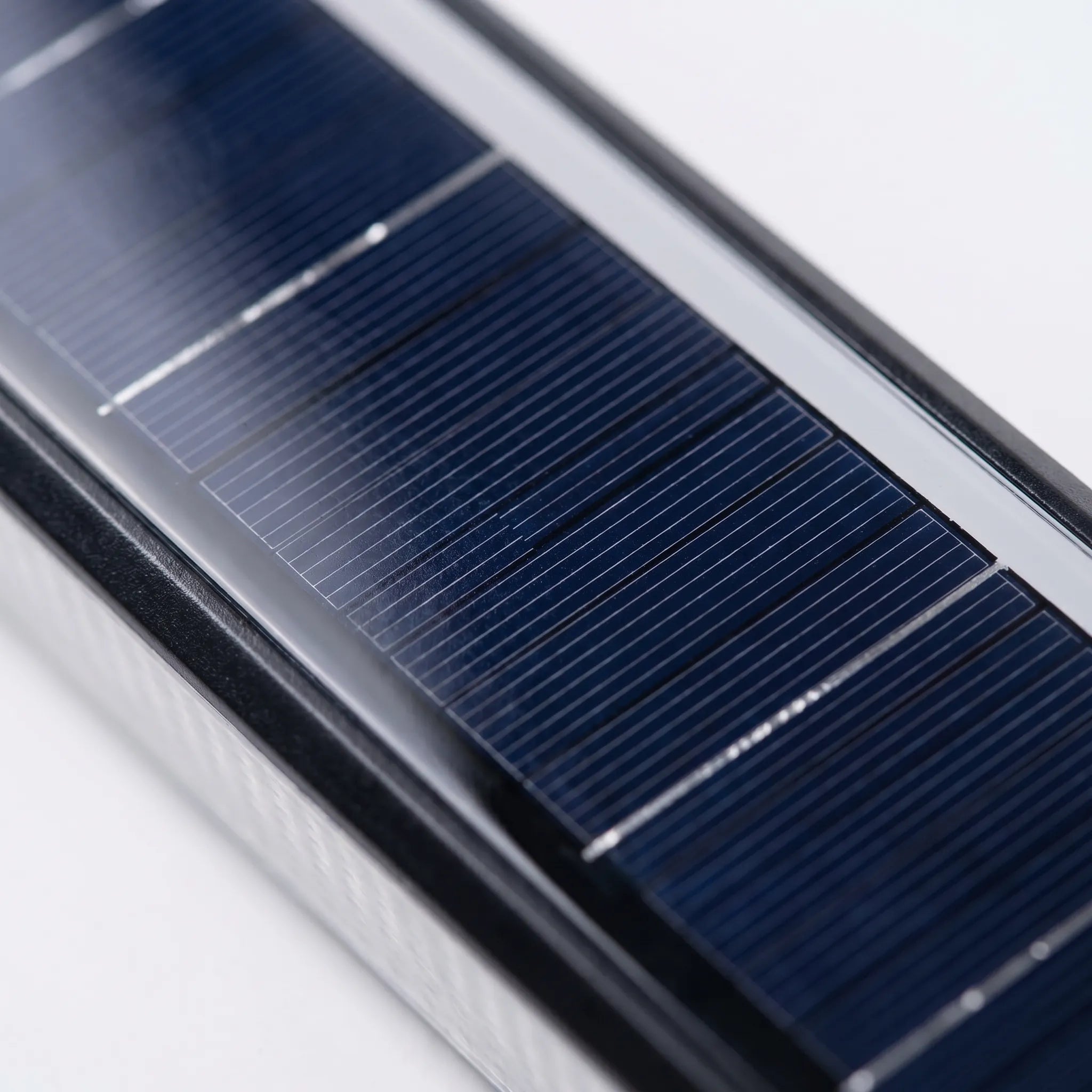 Vistari™ -  Modern Solar Wall Light -  Illuminating Outdoor Paths