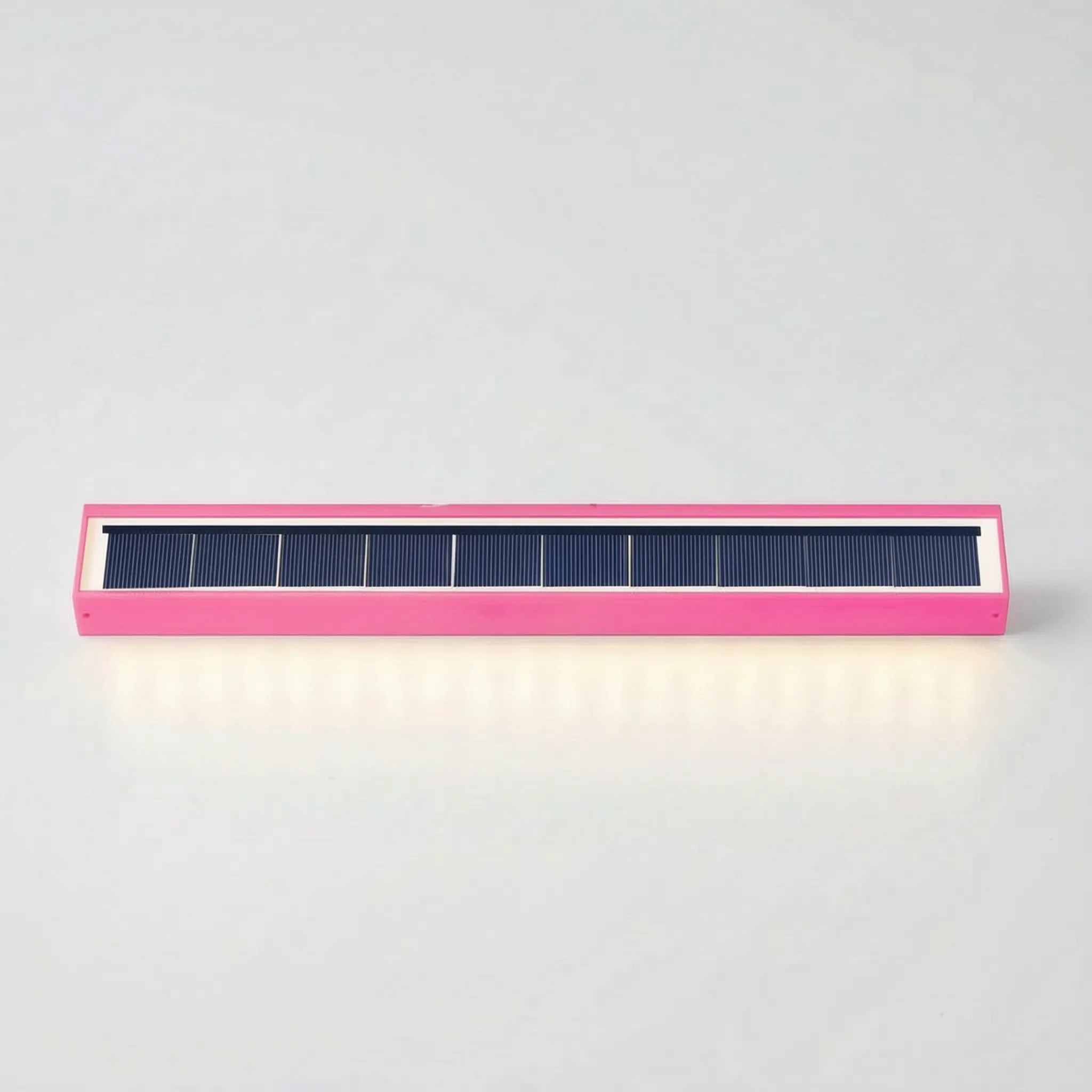 Vistari™ -  Modern Solar Wall Light -  Illuminating Outdoor Paths