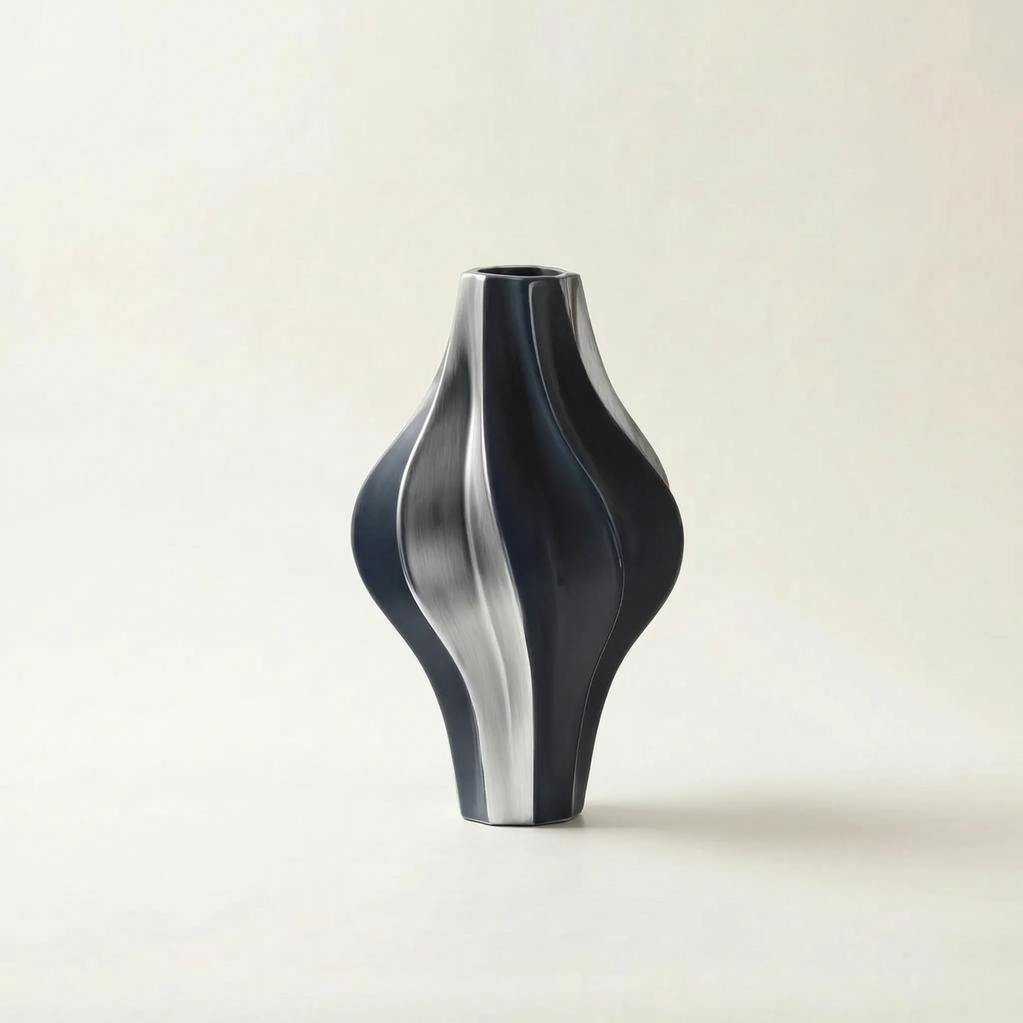 Vortice™ -  Modern Twisted Decorative Vase -  Displaying Fresh Flowers