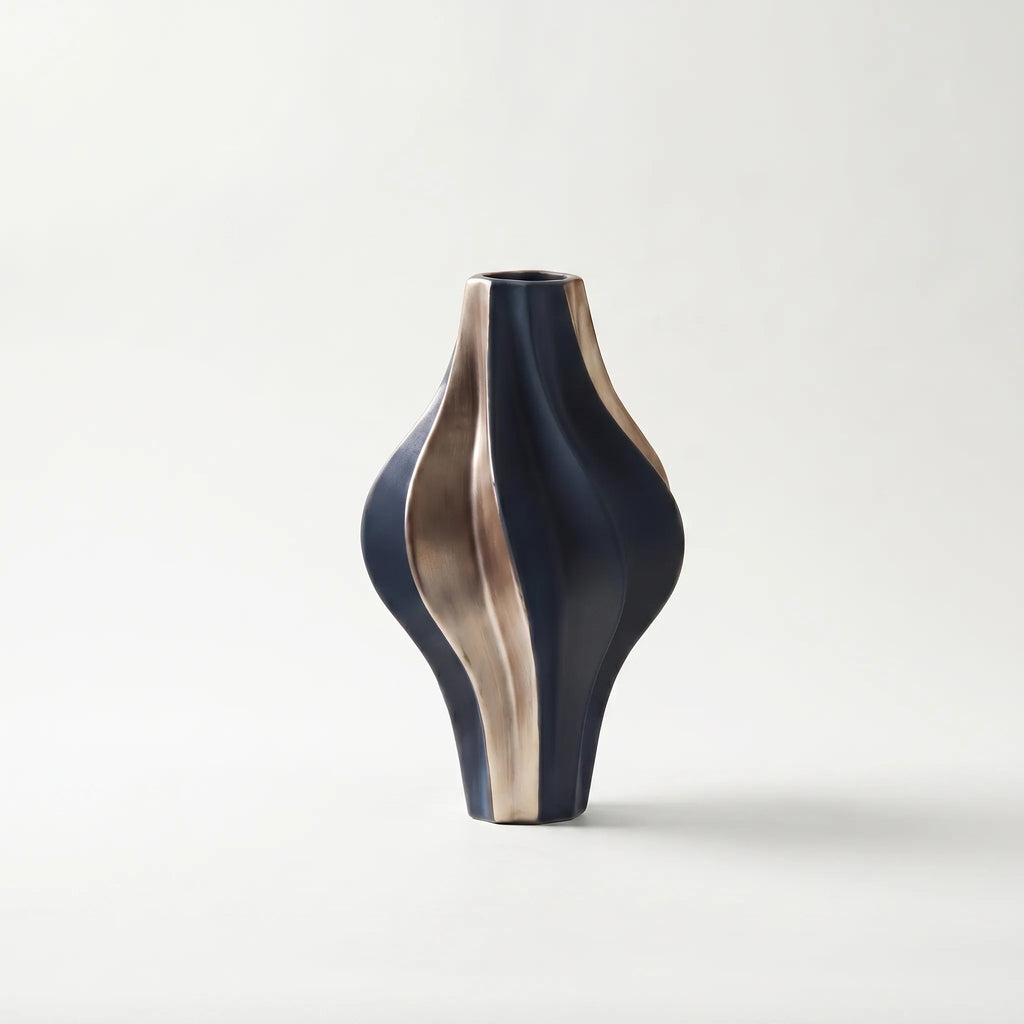 Vortice™ -  Modern Twisted Decorative Vase -  Displaying Fresh Flowers