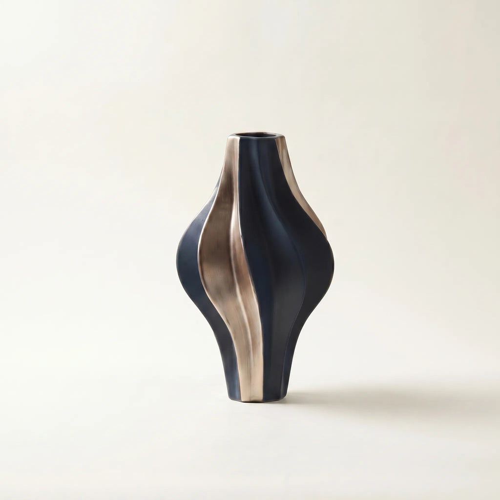 Vortice™ -  Modern Twisted Decorative Vase -  Displaying Fresh Flowers