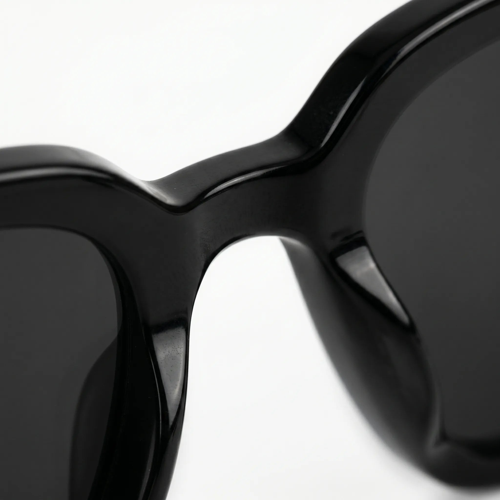 Vuelara™ -  Oversized Square Sunglasses -  Reducing Sun Glare