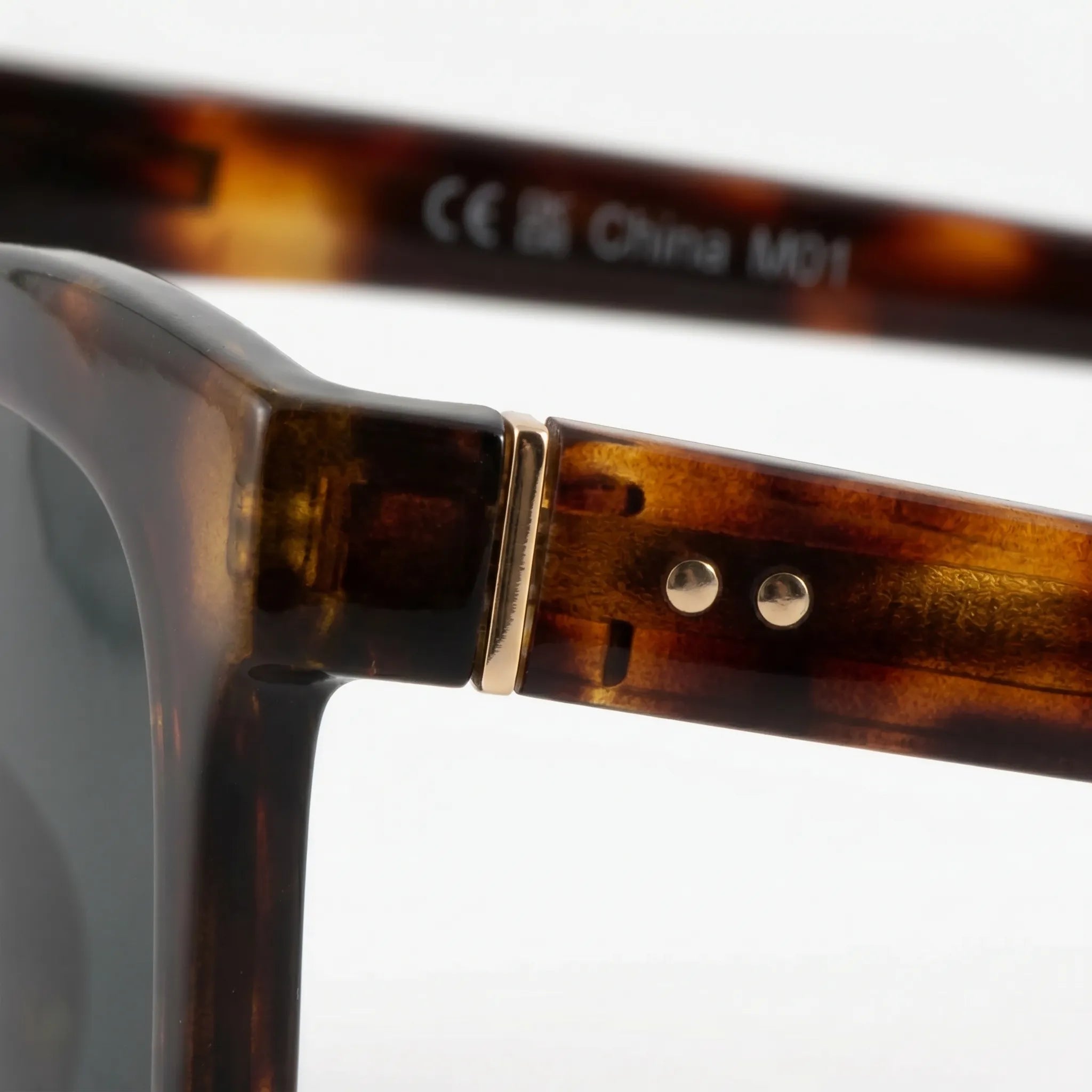 Vykera™ -  Polarised Square Sunglasses -  Reducing Sun Glare
