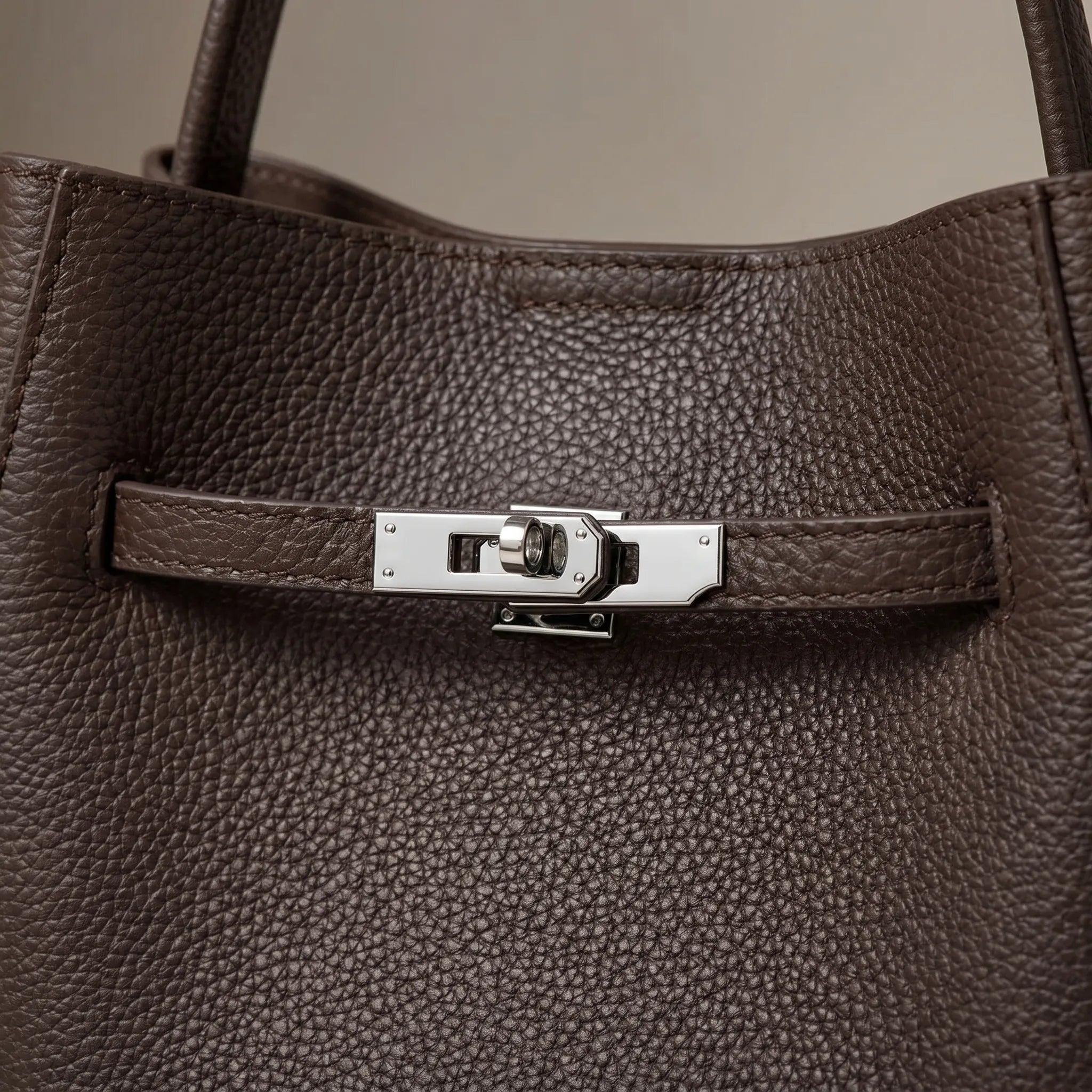 Zelston™ -  Structured Bucket Style Handbag -  Carrying Daily Essentials