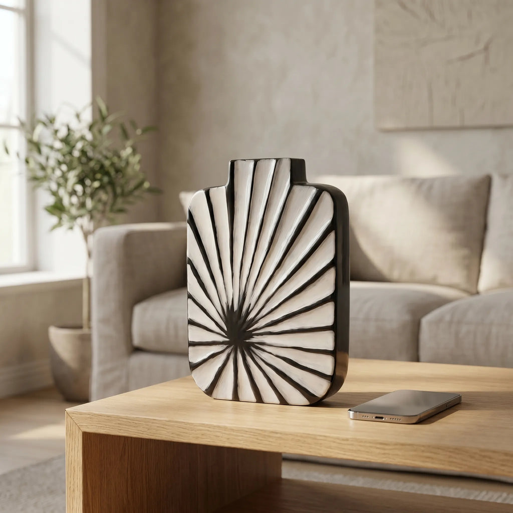 Zentic™ -  Modern Decorative Flat Vase -  Displaying Floral Arrangements